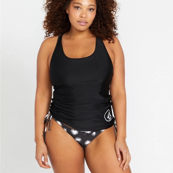 NWT Volcom
Juniors' Simply Core Racerback Tankini Top Medium - Picture 13 of 13